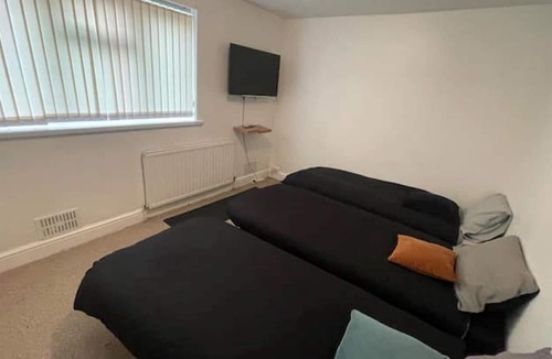 Erdington Apartment | Spacious comfy modern family 2 bedroom flat