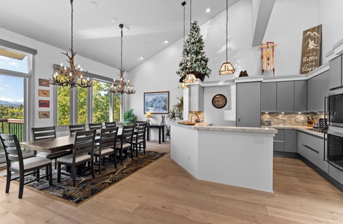 Lakeside Village Condo | Spacious Condo Overlooking Keystone Lake w/2 Private Balconies & Fireplaces!