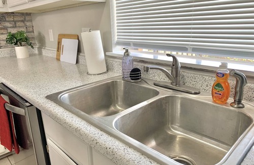 Tougaloo Condo | Spacious Condo w/Patio! Near Mall & Reservoir w/Garage & Outdoor Games