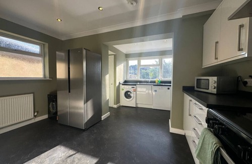 Swindon House | Spacious Contractor Accommodation