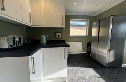 Swindon House | Spacious Contractor Accommodation