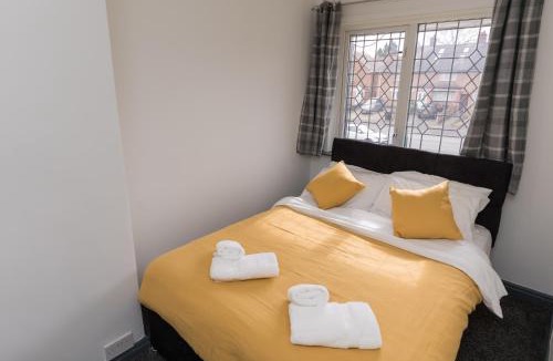 Cradley House | Spacious, Contractors, Long Term Discounts