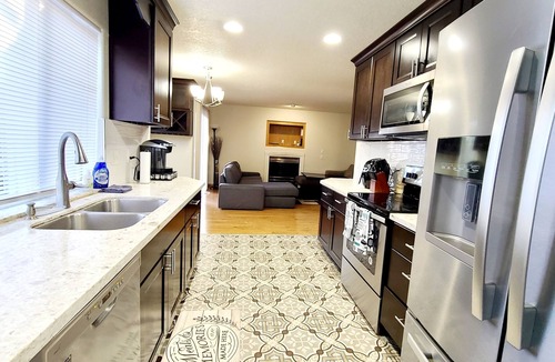 Bull Mountain House | Spacious & Conveniently Located 4/2.5 House