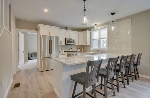 North Conway Apartment | Spacious Conway Vacation Rental w/Pool Table