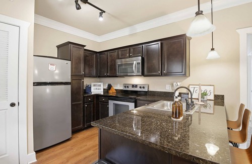 College Station Apartment | Spacious Cottage Near Texas A&M with Pool & Gym