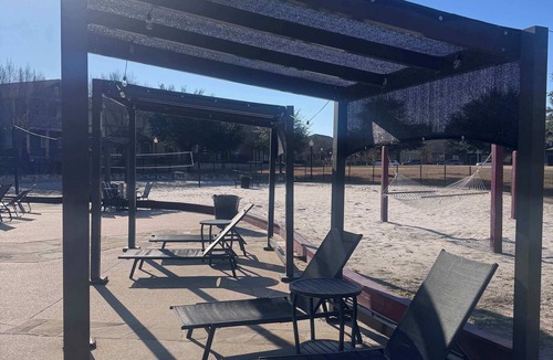 College Station Apartment | Spacious Cottage Near Texas A&M with Pool & Gym