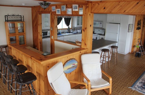 Byng Inlet Cottage | Spacious Cottage with a View