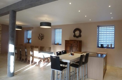 Mareil-le-Guyon Cottage | Spacious cottage near Paris with terrace and parking