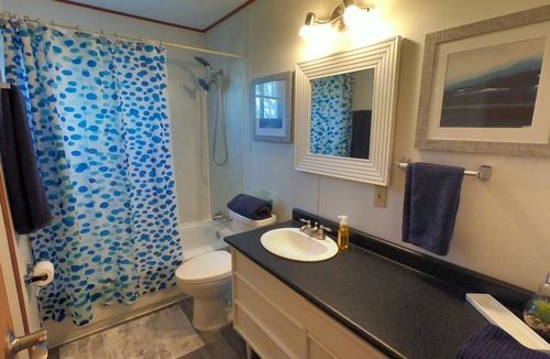Manitoba Cottage | Spacious Cottage close to Beach