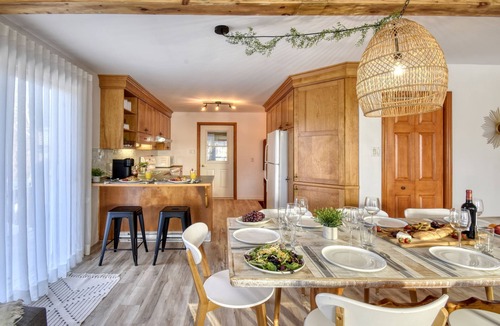 La Macaza House | Spacious cottage in forest, with spa + lake access