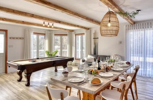 La Macaza House | Spacious cottage in forest with spa
