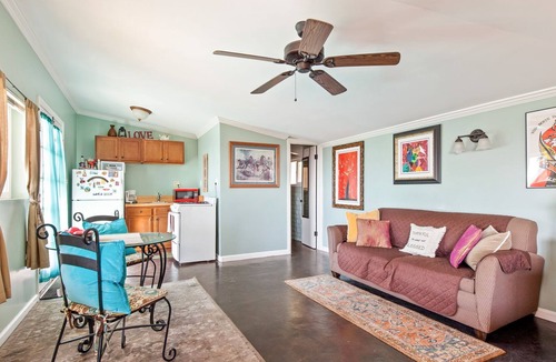 Altadena House | Spacious Cottage in the Sky