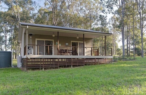 Pokolbin Ski Chalet | Spacious Cottage, overlooking bushland