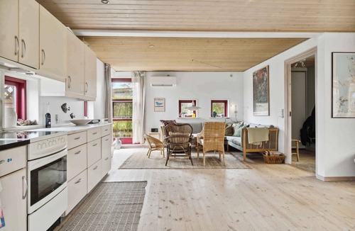 Mesinge House | Spacious cottage surrounded by forest