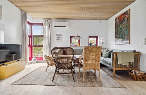 Mesinge House | Spacious cottage surrounded by forest