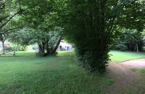 Les Monts-d'Andaine Cottage | Spacious cottage with fireplace, pets allowed