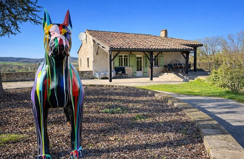 Paulhiac House | Spacious cottage with air conditioning, wood fire & panoramic views - pool shared