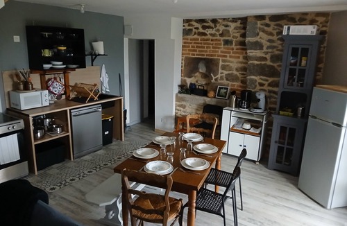 Maen-Roch House | Spacious country house with many sights nearby