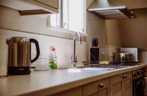 Newmarket Apartment | Spacious Country House Apartment