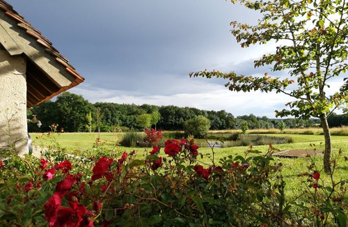 Preaux House | Spacious Country House with Private Terrace, Shared Garden, and Wi-Fi