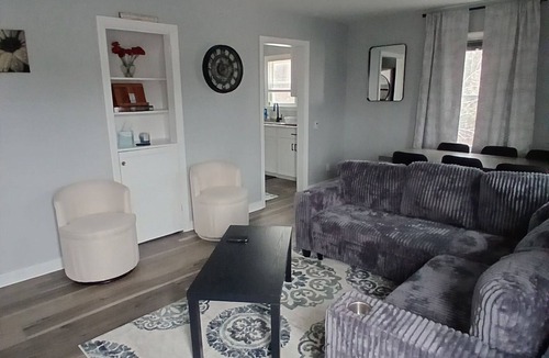 Plattsburgh House | Spacious Country Retreat – Perfect for Families, Groups & Getaways