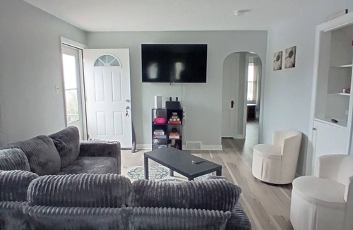 Plattsburgh House | Spacious Country Retreat – Perfect for Families, Groups & Getaways