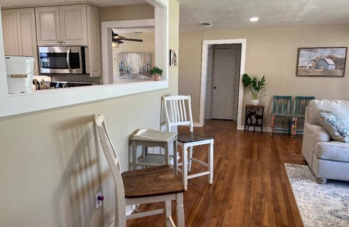 Clay House | Spacious Country Retreat Close to Everything. Peaceful home base. Dogs ok.