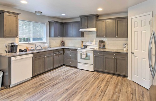 Covington House | Spacious Covington Home w/ Hot Tub!