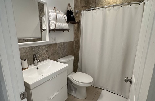 West Hartford Apartment | Spacious Cozy 1BR Apartment