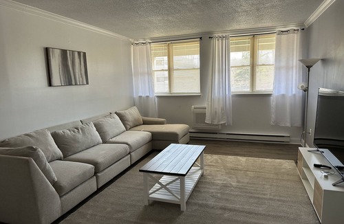 West Hartford Apartment | Spacious Cozy 1BR Apartment