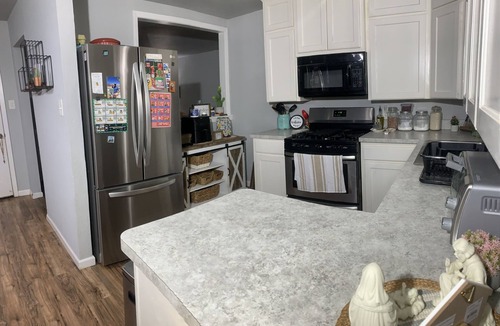 Cleburne House | Spacious&Cozy 3BR/Free WiFi/1.4 miles from DT