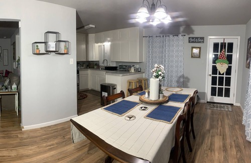 Cleburne House | Spacious&Cozy 3BR/Free WiFi/1.4 miles from DT