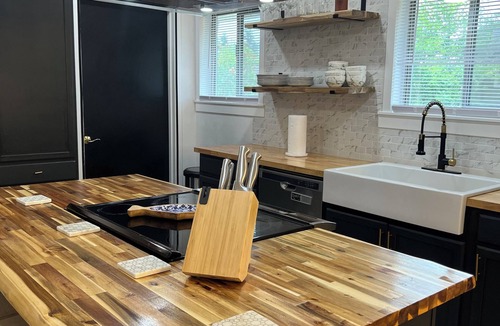 Dupont House | ⭐️Spacious & Cozy 4BR/2BTH, 3 Min to JBLM, Huge Yard⭐️