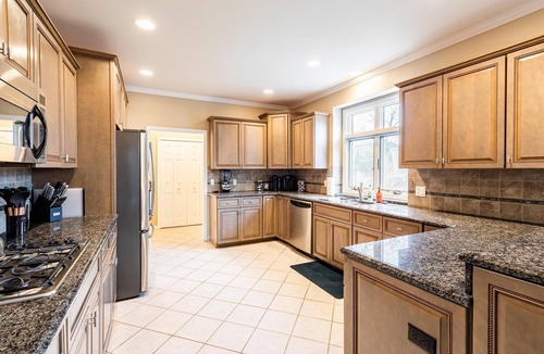 Birmingham House | Spacious & Cozy 4BR Birmingham Home