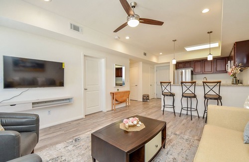Katy Condo | Spacious Cozy Home in Lifestyle Center| Gated Condo |3B