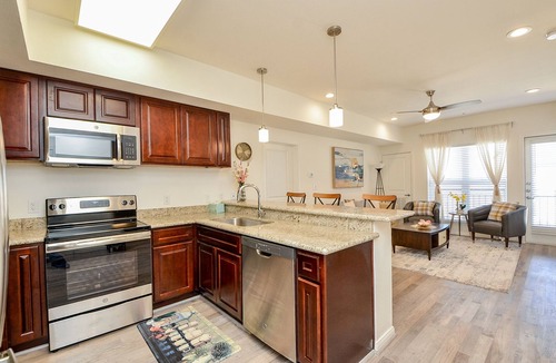 Katy Condo | Spacious Cozy Home in Lifestyle Center| Gated Condo |3B