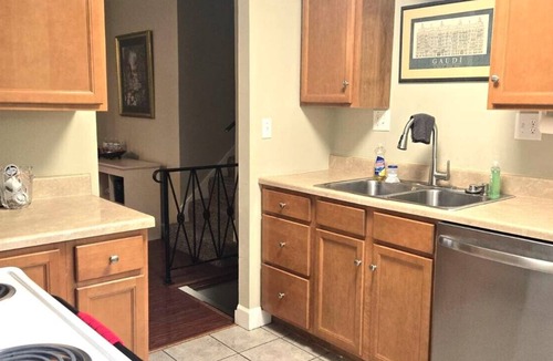 Columbia House | Spacious & Cozy Home near MU with Game Room