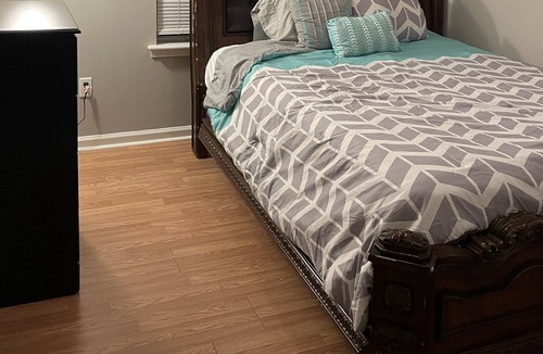 Northside House | Spacious & Cozy Home for Rent