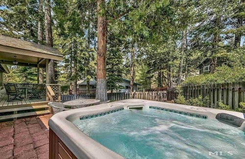 Round Hill Village House | Spacious Cozy Home with private "HOT TUB"