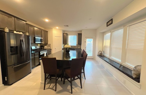 Houston House | Spacious & Cozy Stay for Families & Groups 5 bedroom house in Houston
