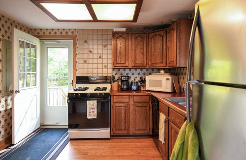 Norway House | Spacious, cozy waterfront cottage on Norway Lake with hiking trails nearby.