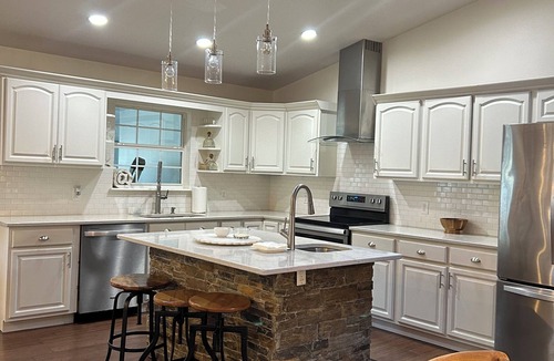 Conway House | Spacious craftsmen house sleeps 8