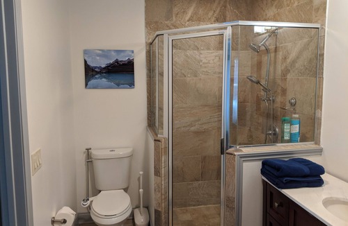 Crestview House | Spacious Crestview House close to everything!