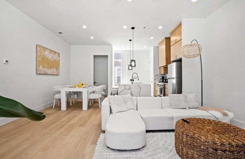 Cityplace House | Spacious Dallas Townhome with Rooftop Terrace & BBQ