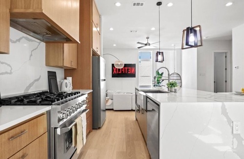 Cityplace House | Spacious Dallas Townhome with Rooftop Terrace & BBQ