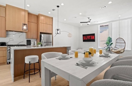 Cityplace House | Spacious Dallas Townhome with Rooftop Terrace & BBQ