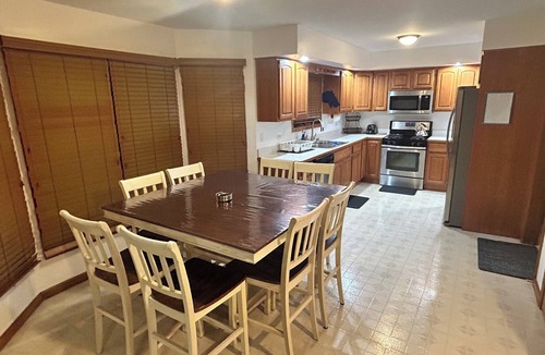 Glen Ellyn House | Spacious Deck & Balcony, Game Area, Garagenn