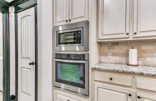 Edmond House | Spacious Deer Creek Home w/Study & Yard