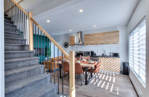 Longueuil House | Spacious Delightful 3.5BR Easy Access to Montréal
