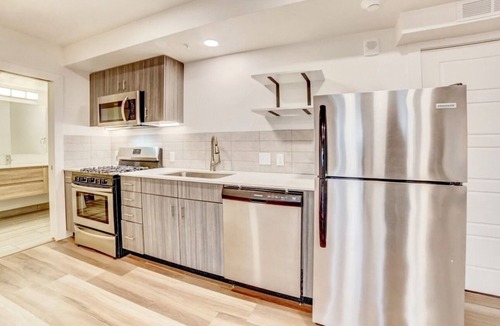 Downtown Tulsa Apartment | Spacious Designer Apartment Downtown Tulsa-Gym Access